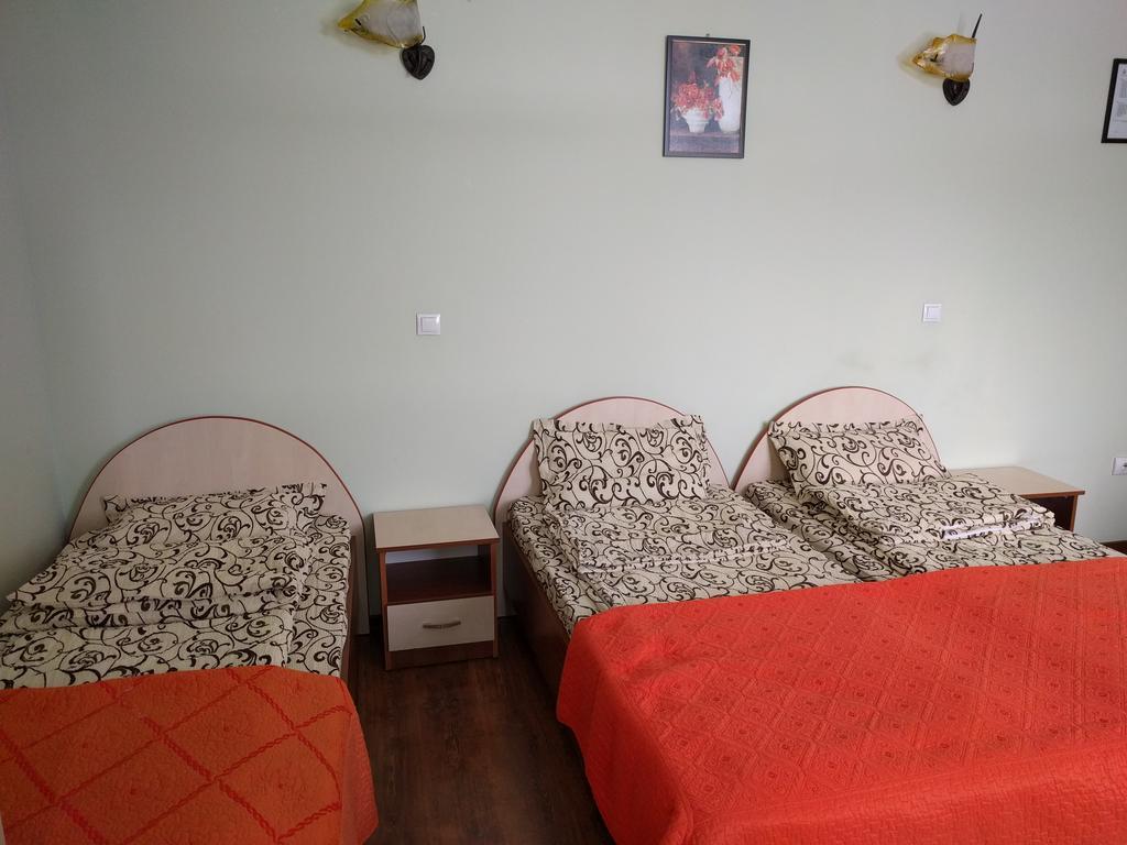 Hotel Casa Cu Pauni Maracineni Zewnętrze zdjęcie