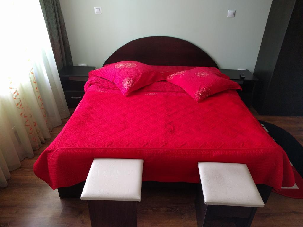 Hotel Casa Cu Pauni Maracineni Zewnętrze zdjęcie