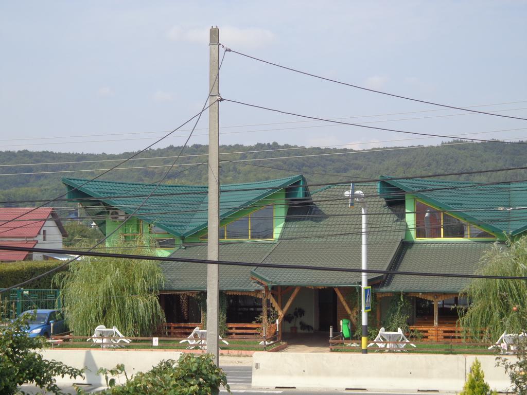 Hotel Casa Cu Pauni Maracineni Zewnętrze zdjęcie